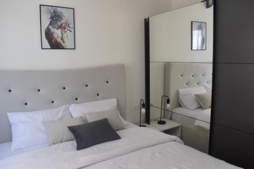 Apartment with Sea View image 9