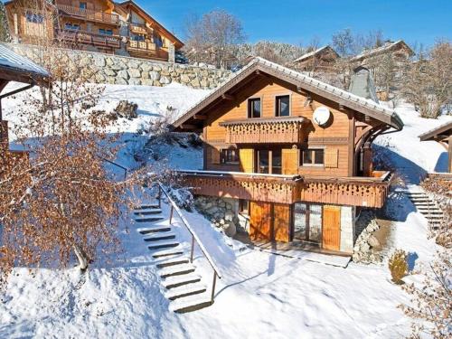 Meribel Les Allues Ski Chalet with beautiful views in Les Allues