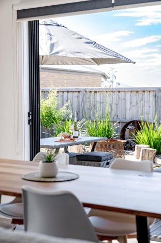 Retreat to the Coast - Sleeps 6 - The Rip