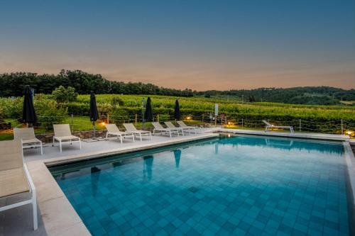 Donato Farmhouse Apartment with shared Pool