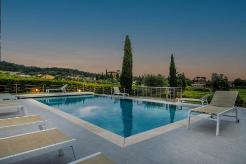 Donato Farmhouse Apartment with shared Pool