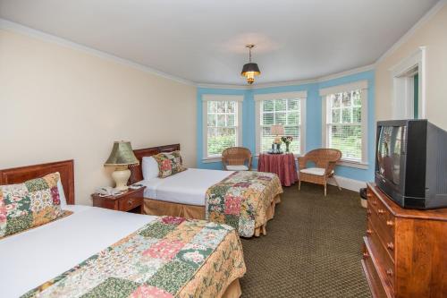 Suite with Two Double Beds