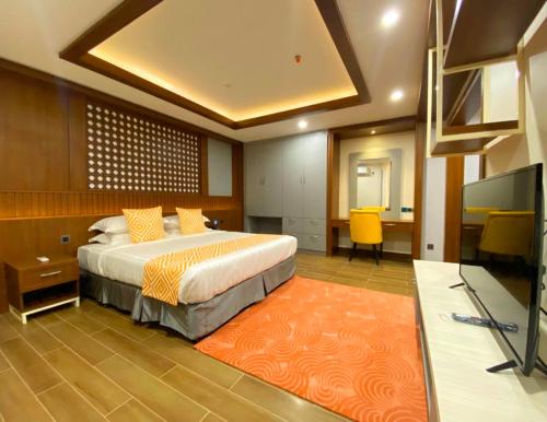 假日碼頭酒店 (Holiday Pier Hotel) in 曼德勒