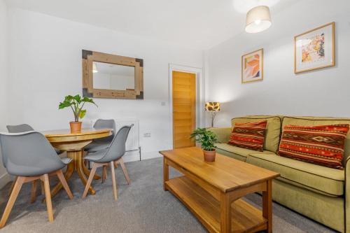 Ground Floor Apartment with Courtyard