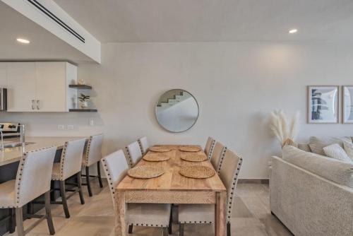 Two-Bedroom Townhouse image 10