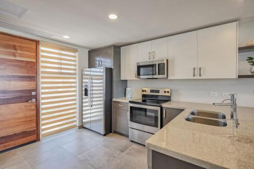 Two-Bedroom Townhouse image 7