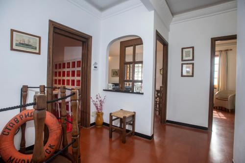 081b) Historic Villa Il Vigneto 49, Sea view, Balcony, Free private parking