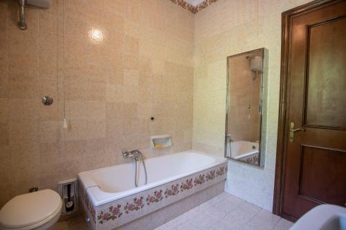 081b) Historic Villa Il Vigneto 49, Sea view, Balcony, Free private parking