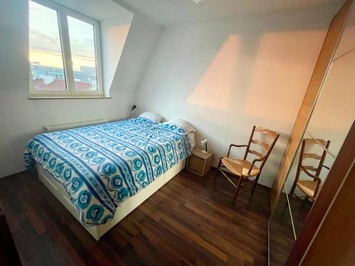 Quiet room in big flat 500m from Oktoberfest