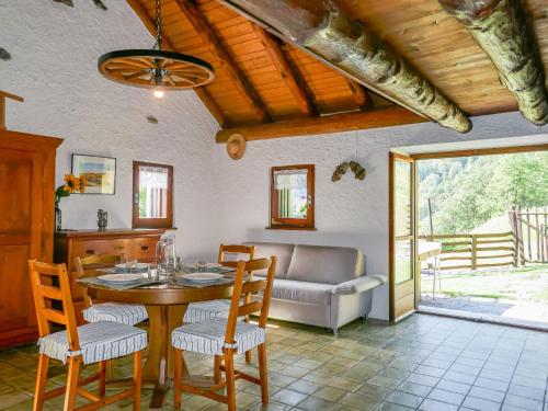  Holiday Home Rustico Girasole by Interhome in Leontica