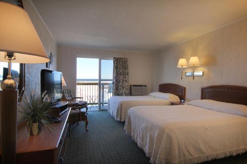 Double Room with Balcony and Ocean View - Front Motel Building