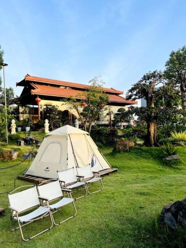 Nha Vuon Nghi Duong Thien Nhien near Long Tan Cross