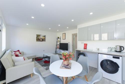 Adbolton House Apartments - Sleek, Stylish, Brand New & Low Carbon