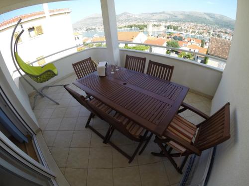 2 bedrooms, 5 beds