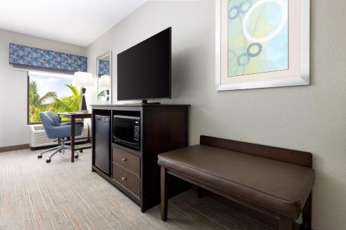 Hampton Inn Naples-Central - image 25