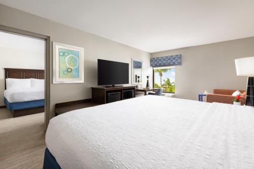 Hampton Inn Naples-Central - image 20