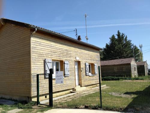 . Hébergements le Camp d'Auneau - Auneaululu