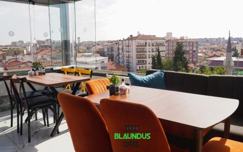 Blaundus Otel