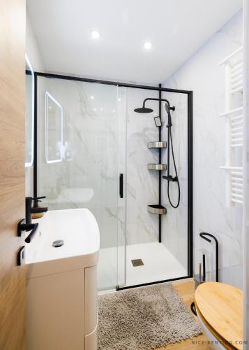 One-Bedroom Apartment room in Nice Renting - OFFENBACH - Luxury Apartment Fully Equipped Center