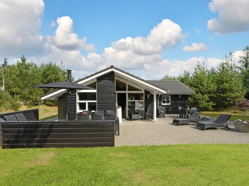 Holiday Home Tule - 1-2km from the sea in Western Jutland by Interhome