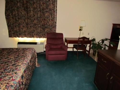 Western Inn & Suites Hampton - image 4