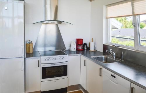 Lovely Home In Hadsund With Kitchen