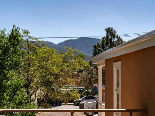 Casita de Jeanetta 2 Bedrooms Fireplace Patio WIFI Sleeps 4 - image 13