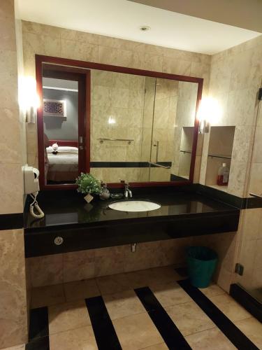Bathroom, Ruey's Homestay, Cinta Ayu, Pulai Spring near Warung Roundabout Kangkar Pulai