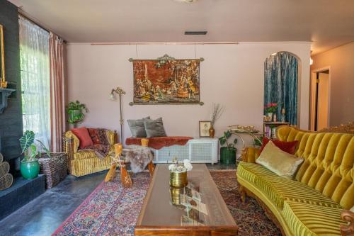 Cozy Family-Friendly Getaway, near Austin thumb 2