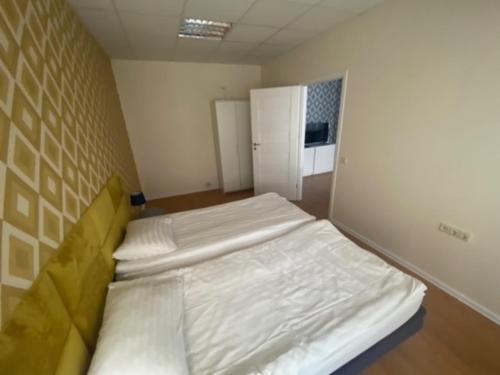 Perlos Apartamentai 3, Birsztany