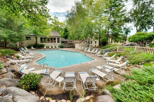 Riverfront Lincoln Condo with Pool and Free Shuttle! - image 12