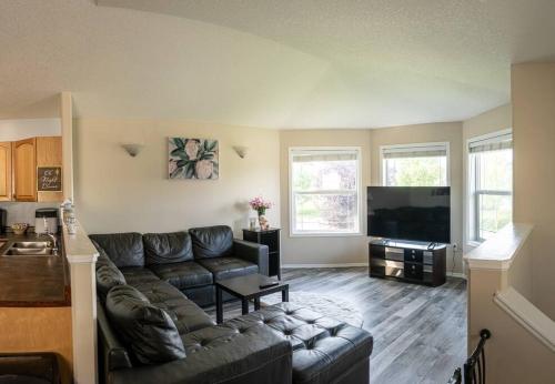 Pink door-ed wonder in 大草原區