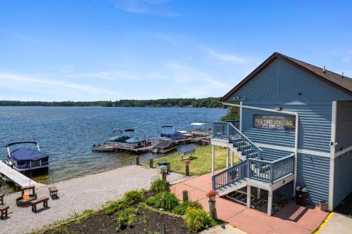 Fife Lake Lodge 2BR with Kitchen & Lake Views