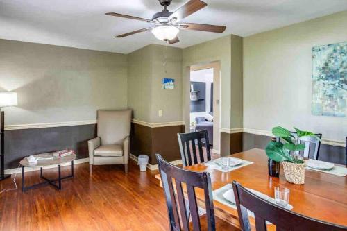 Enjoyable Home by Airport & Dwtn in Rochester, USA