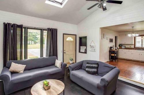 Enjoyable Home by Airport & Dwtn in Rochester, USA