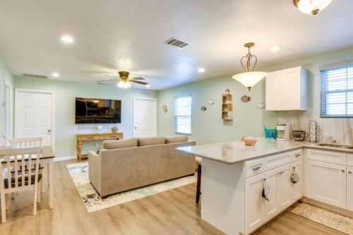 Relax at Heron Bay Cottage in Rockport, Texas! in Holiday Beach (TX)