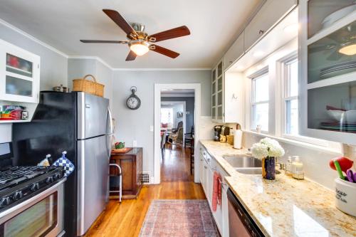 Charming Kansas City Cottage 5 Mi to Downtown in Kansas City, USA