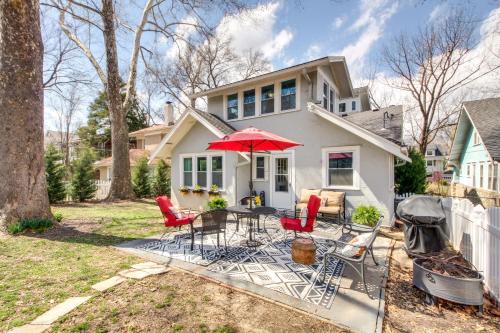 Charming Kansas City Cottage 5 Mi to Downtown in Kansas City, USA