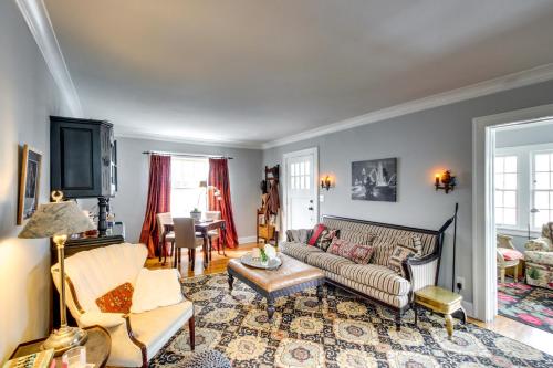 Charming Kansas City Cottage 5 Mi to Downtown in Kansas City, USA