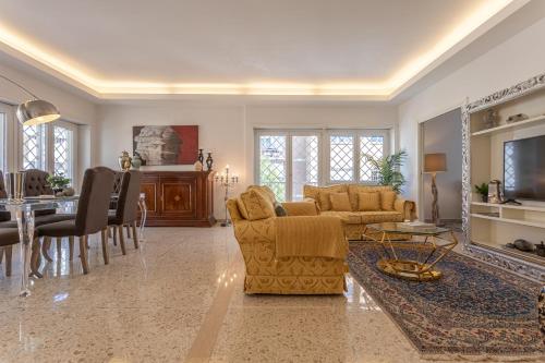 Ginevra Prestigious Apartment with Balcony close the Vatican, Roma (foto 7)