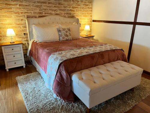 1 queen bed, 1 twin bed