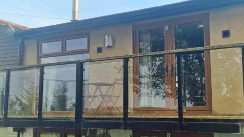 Rutland Point apartment Perfect for contractors plenty of parking in Morcott