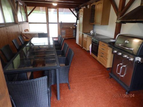 ห้องครัว, Chalupa pod sjezdovkou in ชวาเลซ