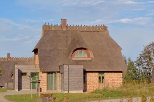 Reetdorf Geltinger Birk Künstlerkate Moorochse in Nieby, Deutschland