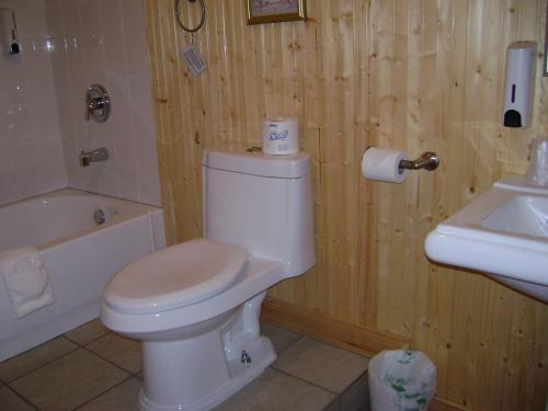 Hotel Sous la Croix 152725 Tadoussac (QC) Canada