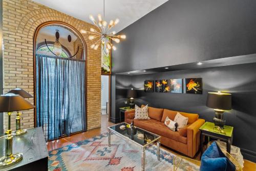 The Graeber by Lodgewell - 6th St & Pool in Austin, USA