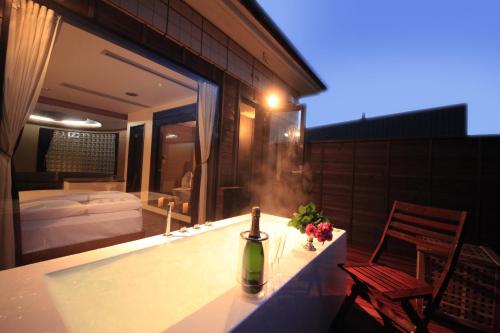 Deluxe King with Open-Air Spa Bath