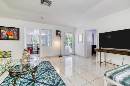 Driftwood Hideaway - Front Unit in West Palm Beach, USA