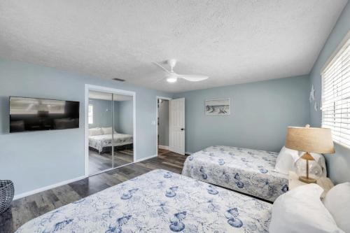 FULL Game Room · Swim SPA · BBQ · Beach 2.5Miles ! in Largo, USA