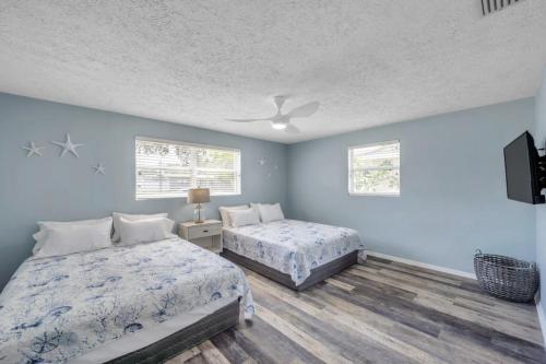 FULL Game Room · Swim SPA · BBQ · Beach 2.5Miles ! in Largo, USA